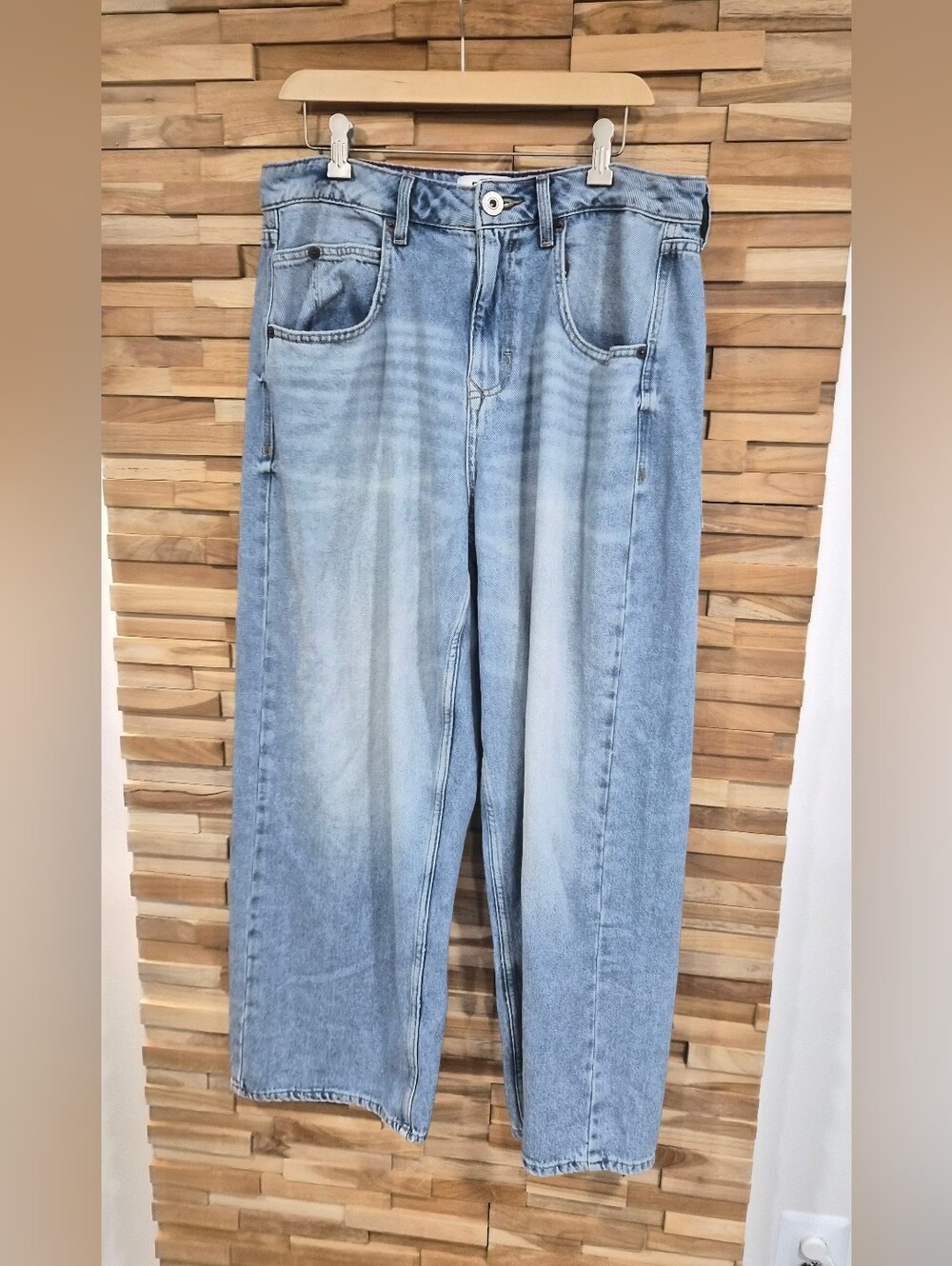 BDG Light Blue Relaxed Wide Leg Women’s Jeans - Size 29W - Worn Once!
